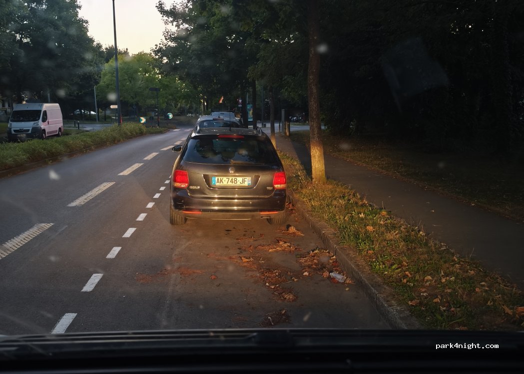 (35700) Rennes - Avenue des Monts d'Arrée — foto