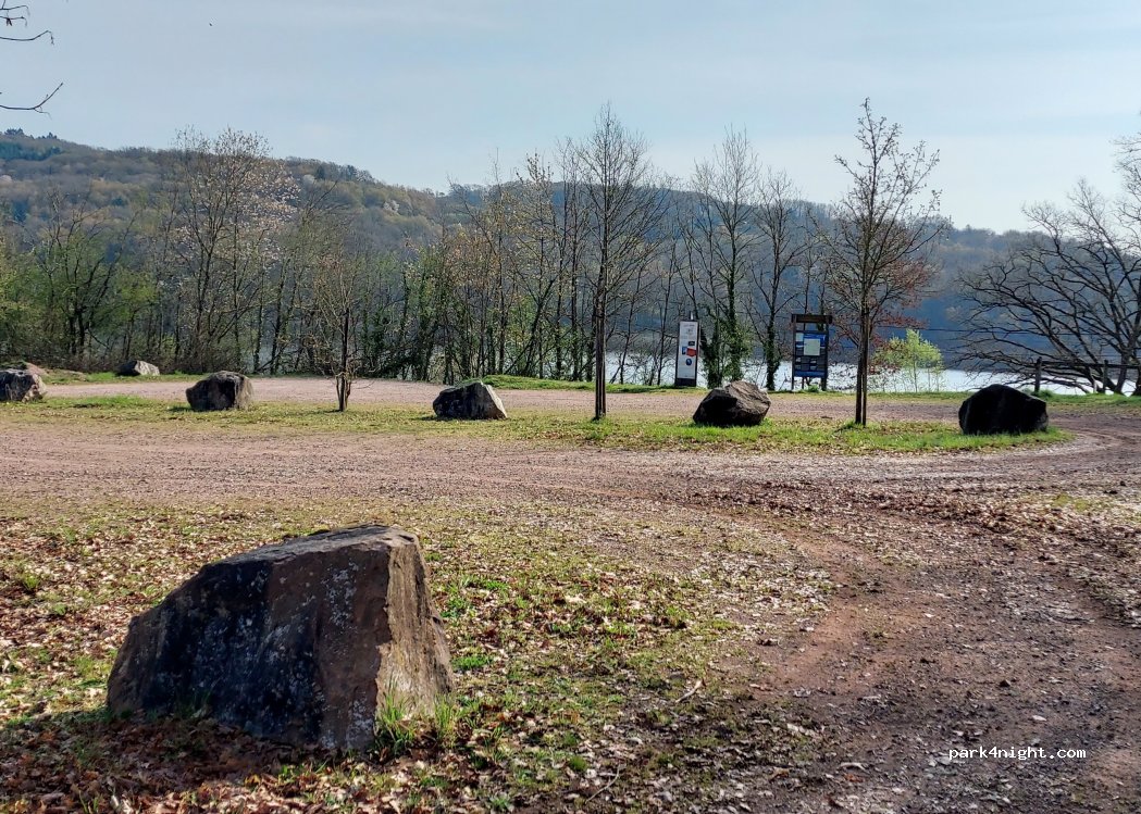 (89630) Chastellux-sur-Cure - Route du Lac — foto