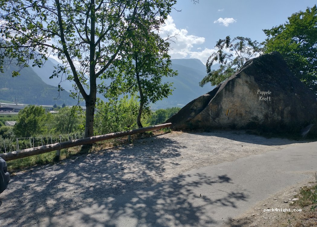(39021) Latsch - Laces - Tisserweg - Sentiero Tisser — foto