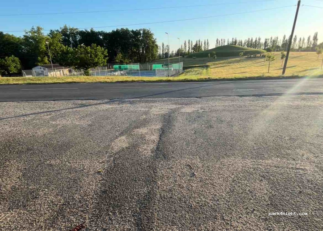 (47330) Castillonnès - D 121 — foto 2