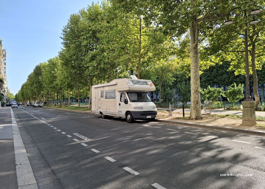 (75007) Paris - Avenue de Breteuil — foto 2