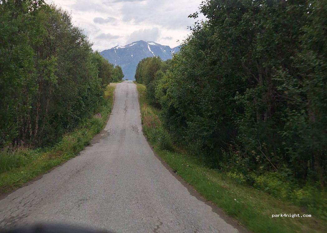 (9153) Rotsund - Spåkenesveien — foto