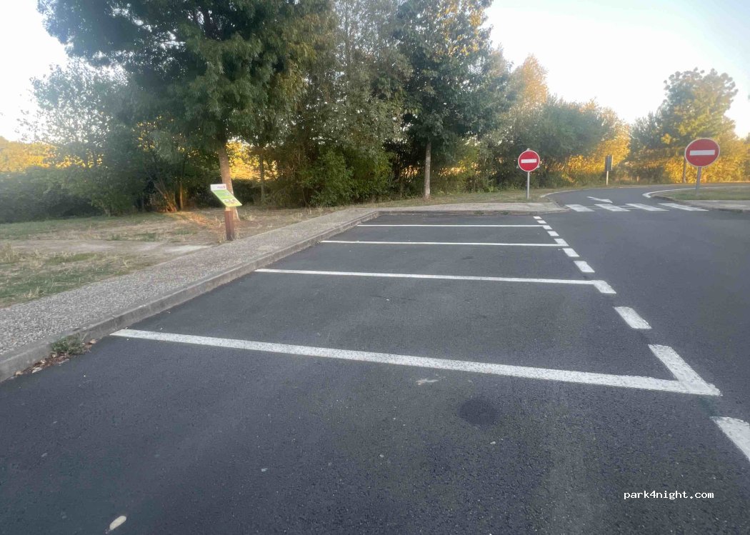(72220) Saint-Mars-d'Outillé - Aire des Croiselles — foto 3