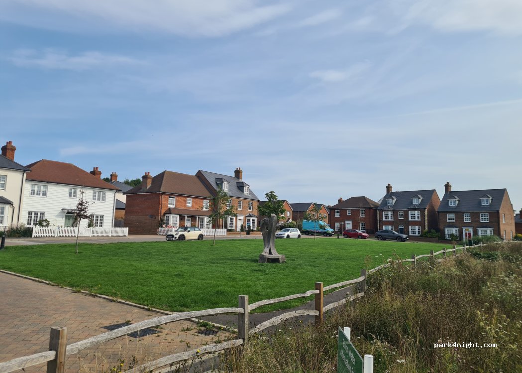 (TN30 6RA) Ashford - Burgess Drive — foto