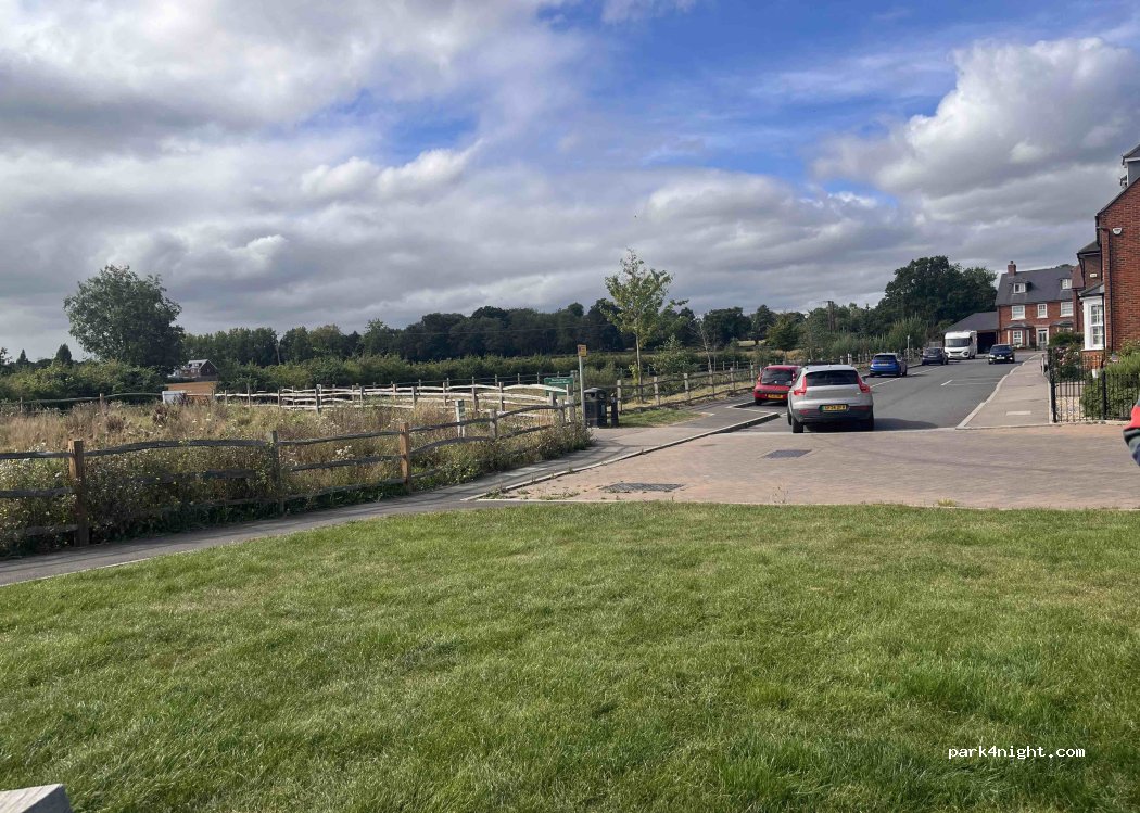 (TN30 6RA) Ashford - Burgess Drive — foto 4