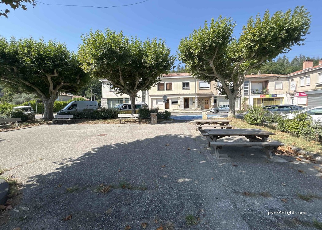 (04160) Château-Arnoux-Saint-Auban - Place du Commerce — foto 2