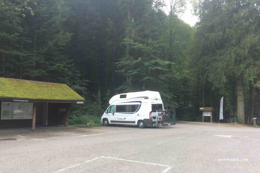 (1337) Vallorbe - Chemin des Grottes — foto