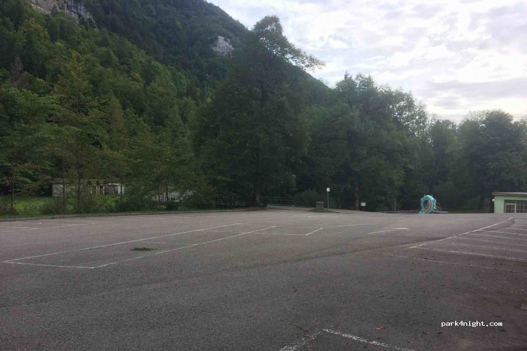(1337) Vallorbe - Chemin des Grottes — foto 2