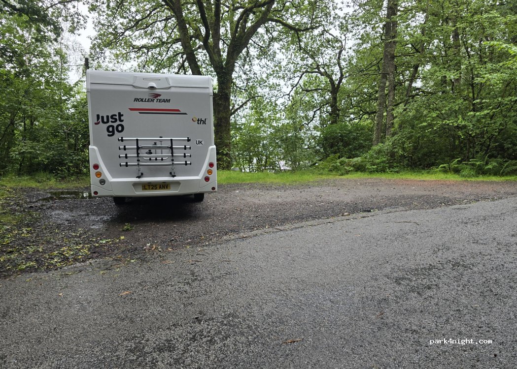 (PA33 1AQ) Lochawe - St Conan's Road — foto