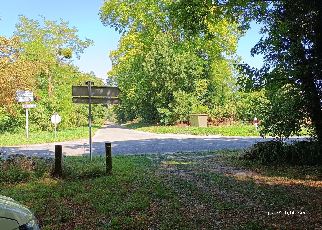 (02270) Couvron-et-Aumencourt - D 26 — foto 2