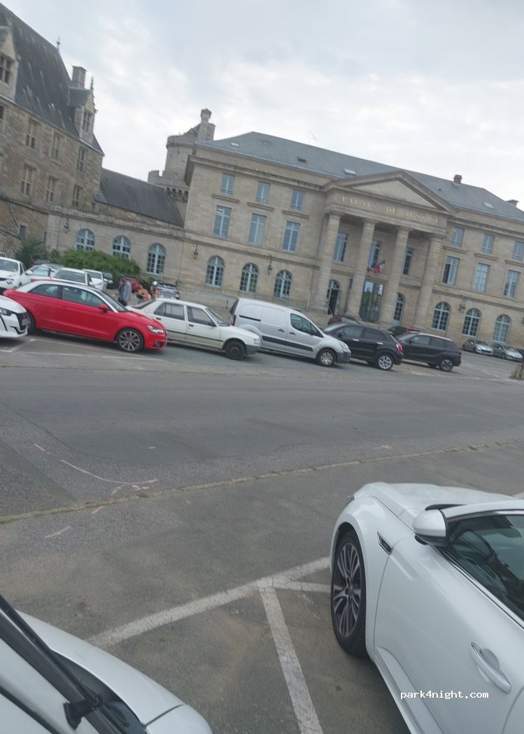 (61000) Alençon - Rue Alexandre 1er — foto