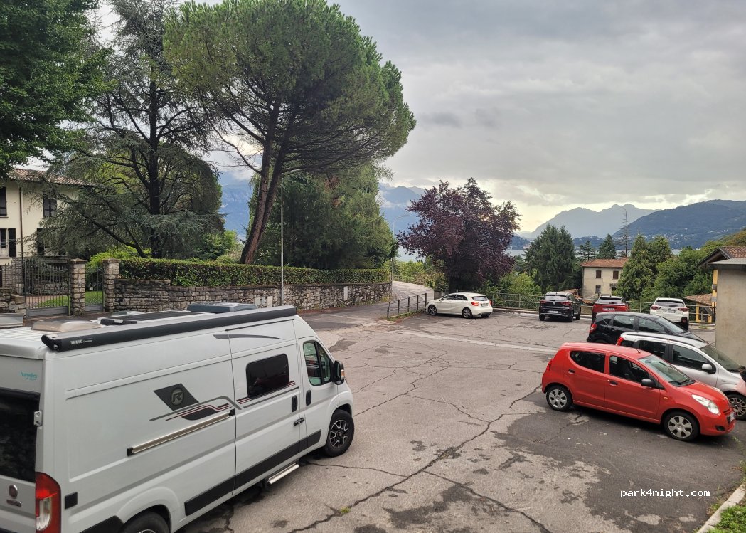 (22017) Menaggio - Via Garovaglio — foto