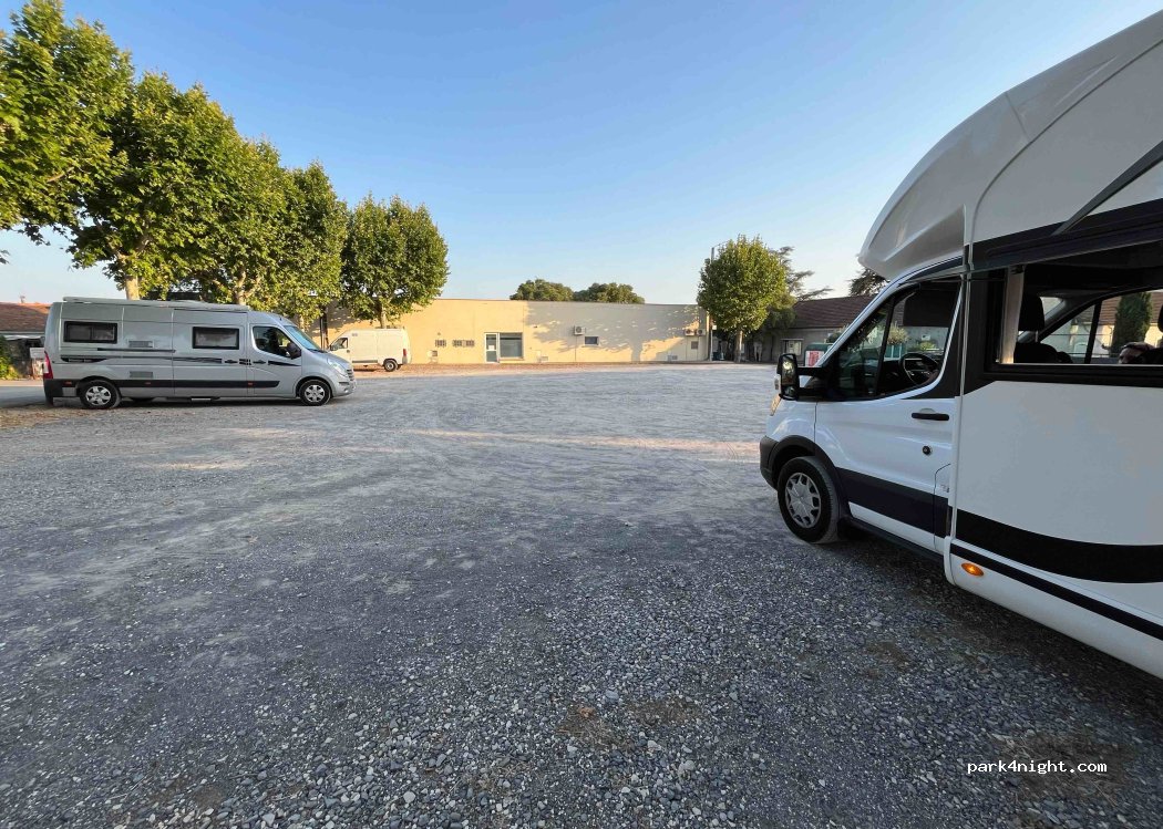 (30260) Quissac - 76-186 Rue du Serret — foto