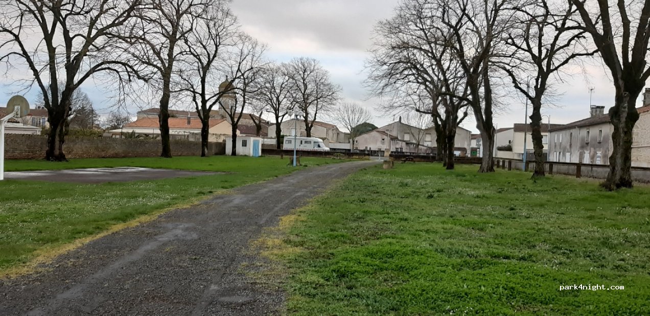 (17430) Muron - Rue du Champ de Foire — foto