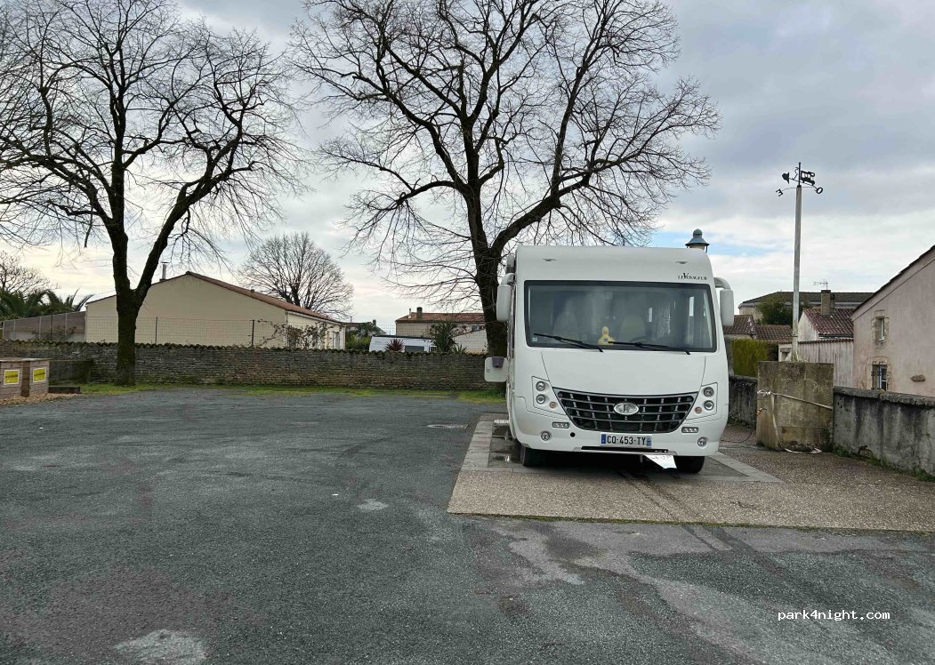 (17430) Muron - Rue du Champ de Foire — foto 5