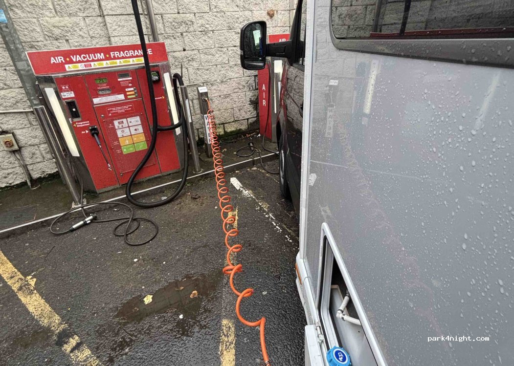 (D09 XH66) Dublin - Naul Road — foto 2