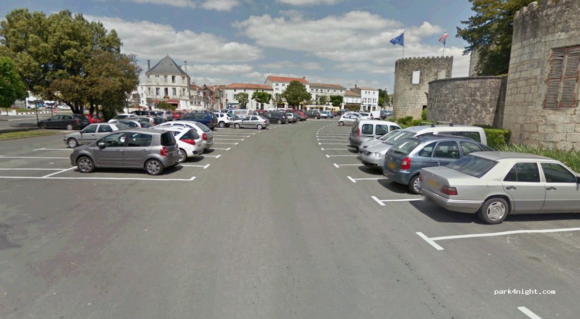 (17700) Surgères - 2 Avenue Saint-Pierre — foto