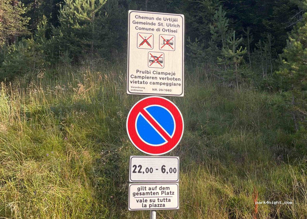 (39046) Urtijëi - St. Ulrich in Gröden - Ortis - Streda Cuca — foto