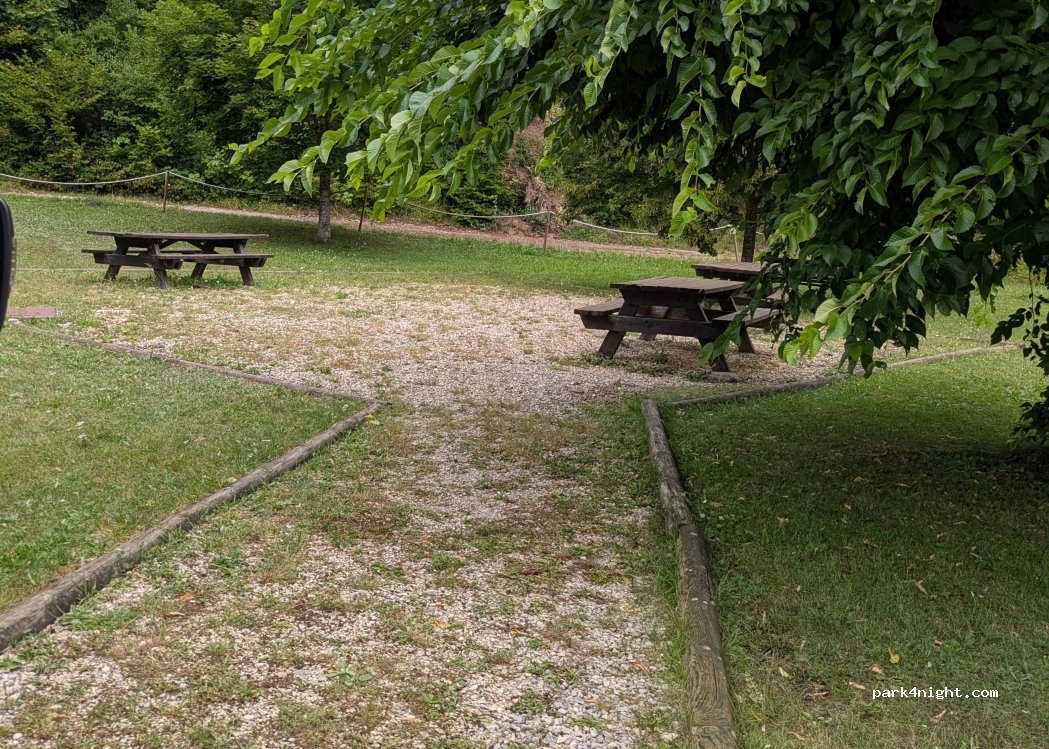 (38650) Château-Bernard - D 242 — foto 3