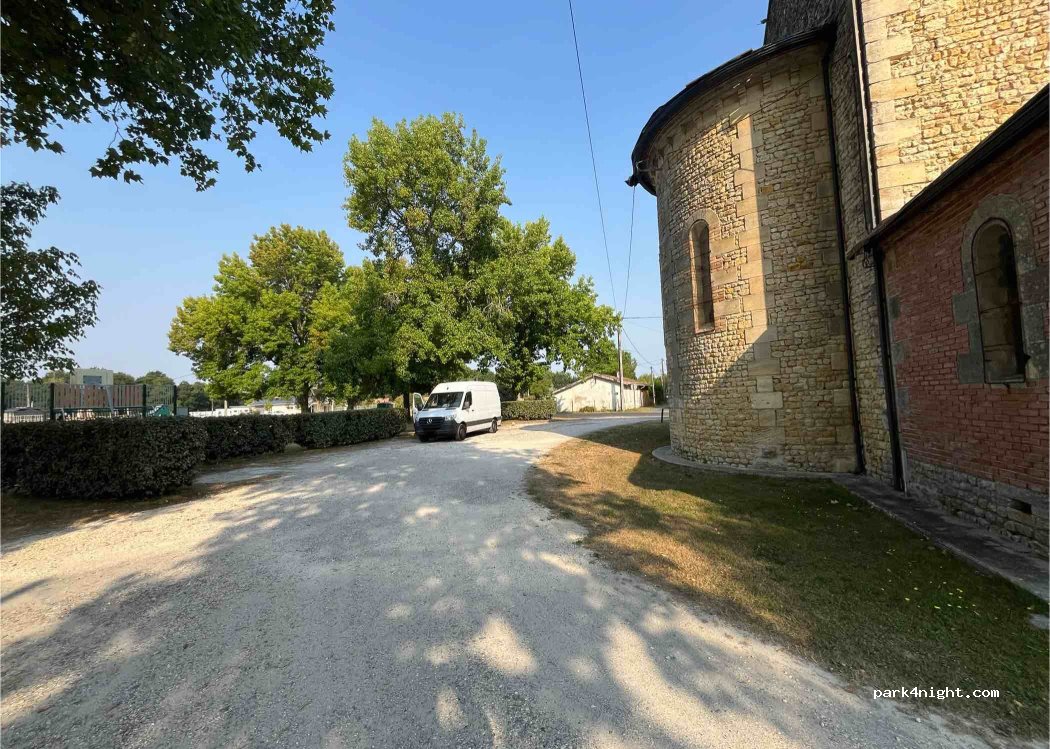 (33990) Naujac-sur-Mer - Place du Onze Novembre — foto