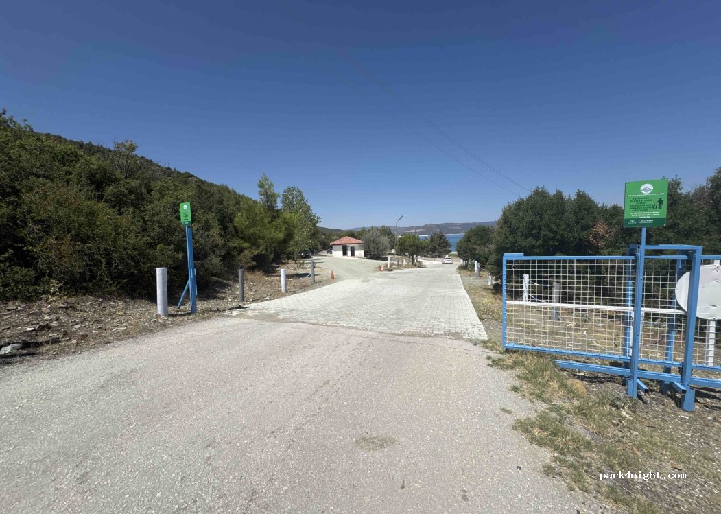 Yeşilova Belediyesi Halk Plajı — foto 2