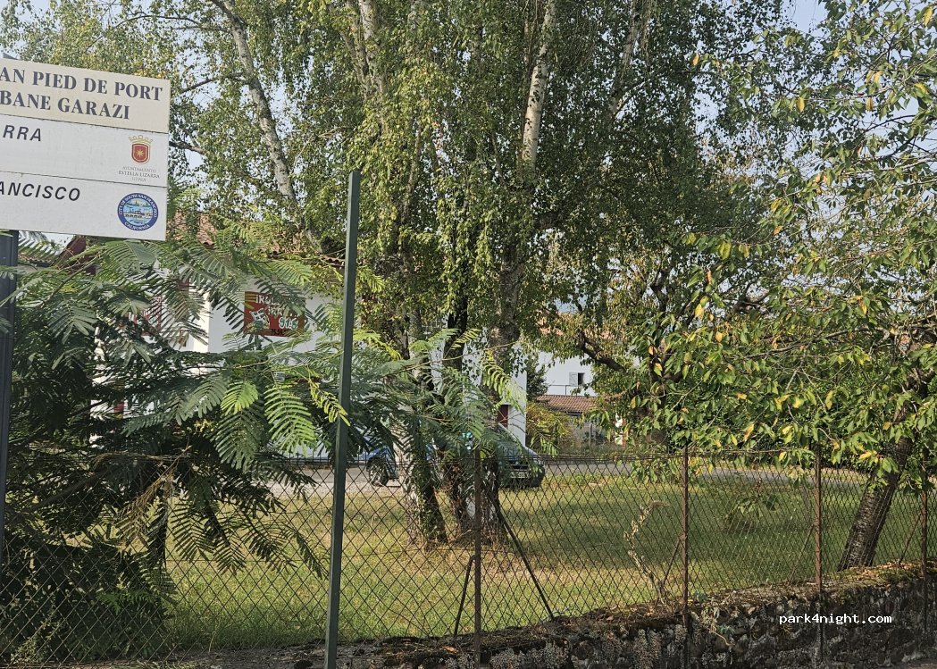 (64220) Saint-Jean-Pied-de-Port - Chem. du Laurhibar — foto 2