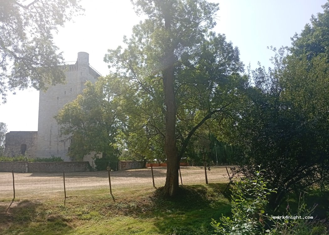 (33340) Lesparre-Médoc - Rue Pierre Curie — foto 2