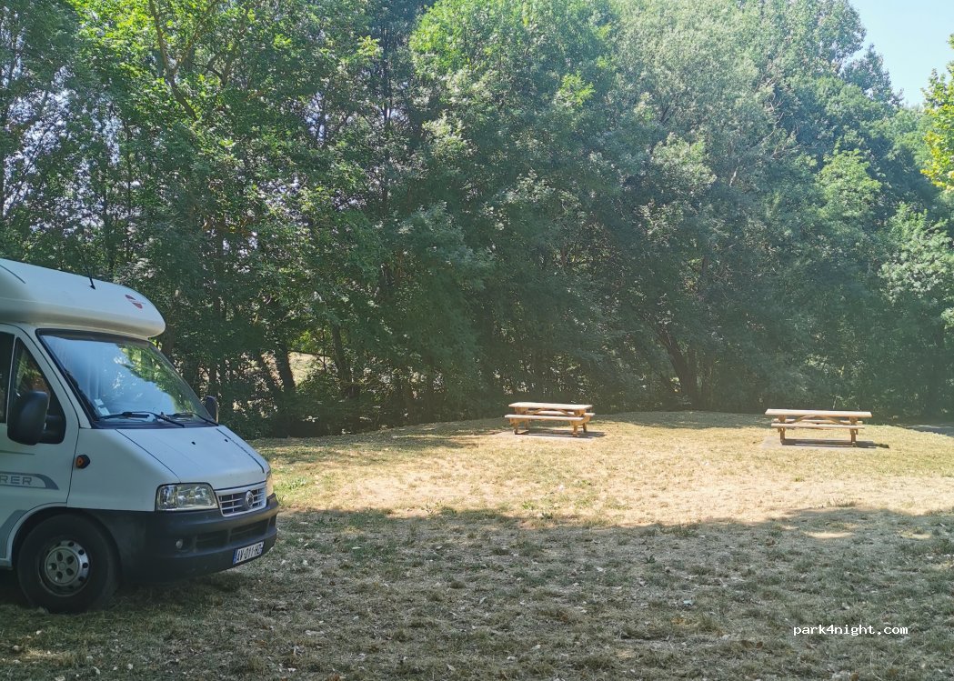 (04280) Céreste - Route des Prés — foto