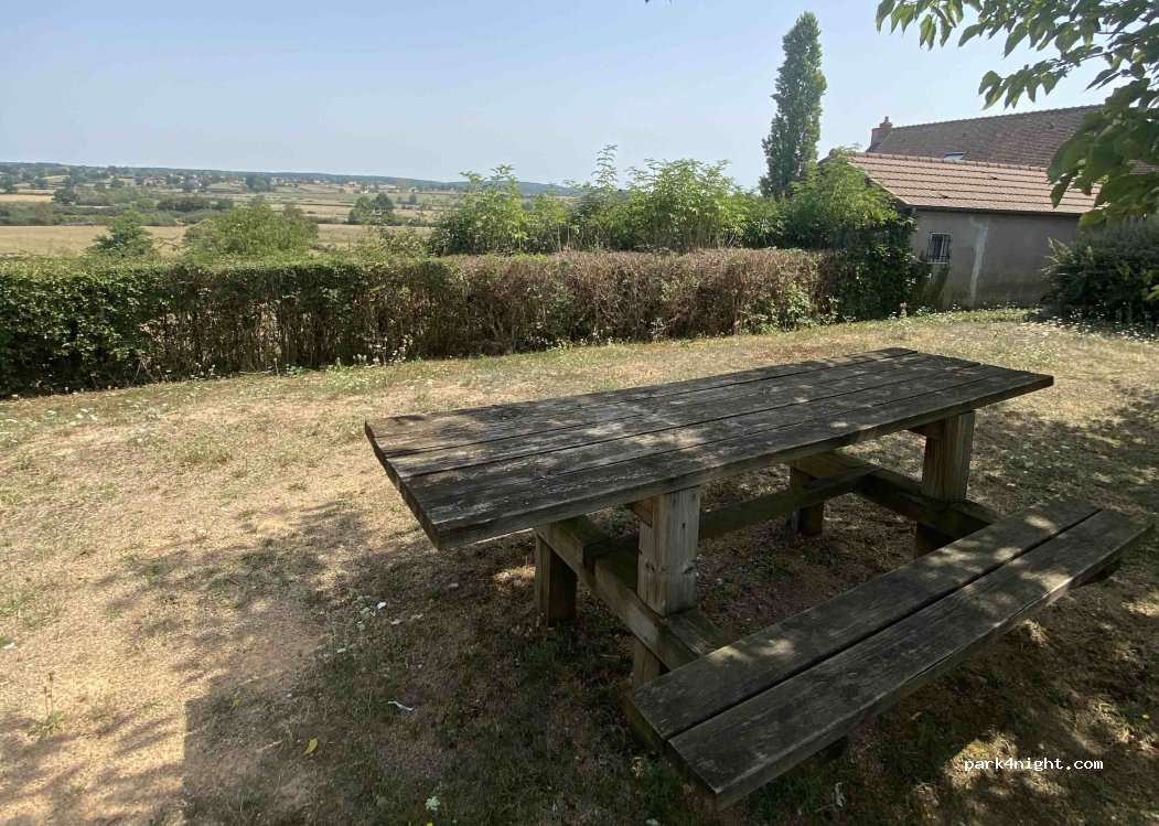 (71110) Montceaux-l'Étoile - — foto 4