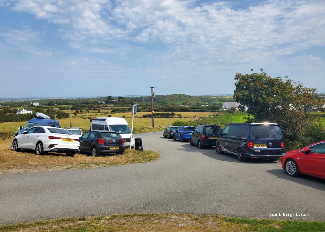 (LL65 2DX) Rhoscolyn - Unnamed Road — foto
