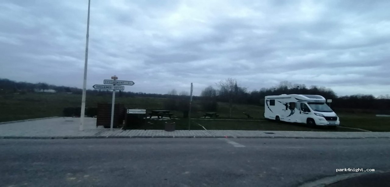 (10500) La ville-aux-Bois - Rue du petit étang — foto 2