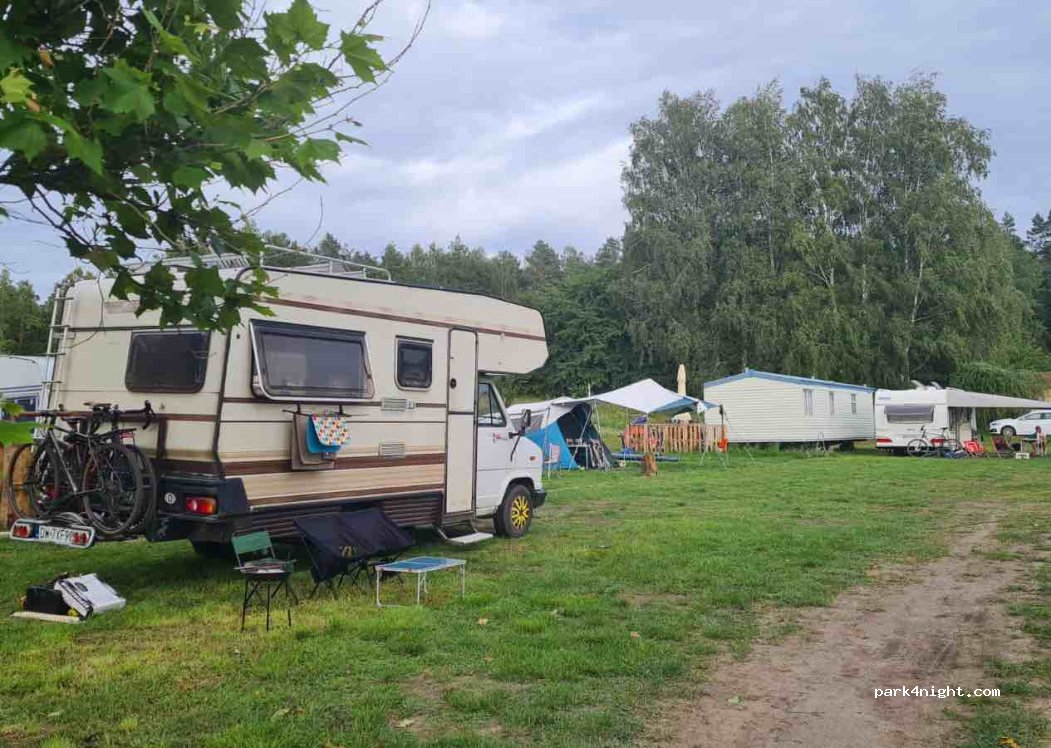 Port I Camping W Nowym Harszu — foto