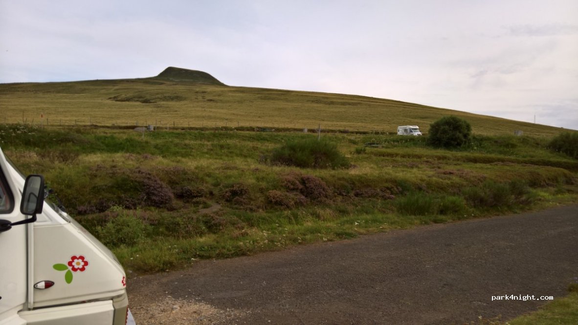 (63150) Saint-Sauves-d'Auvergne - D609 — foto