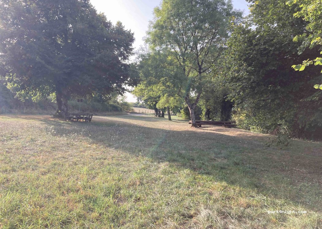 (52250) Verseilles-le-Haut - Chemin de l'Église — foto