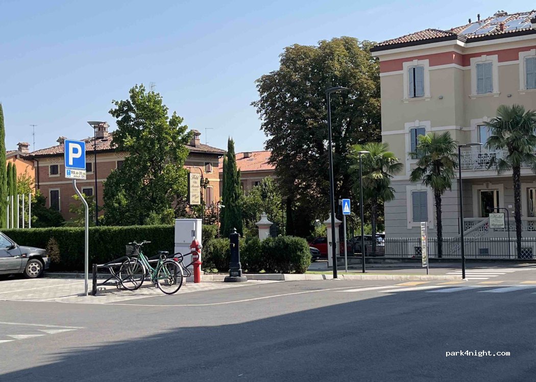 (41053) Maranello - Piazza Unità D'Italia — foto