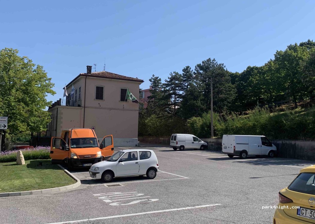 (47892) Acquaviva - Piazza Castello di Monte Cerreto — foto 2