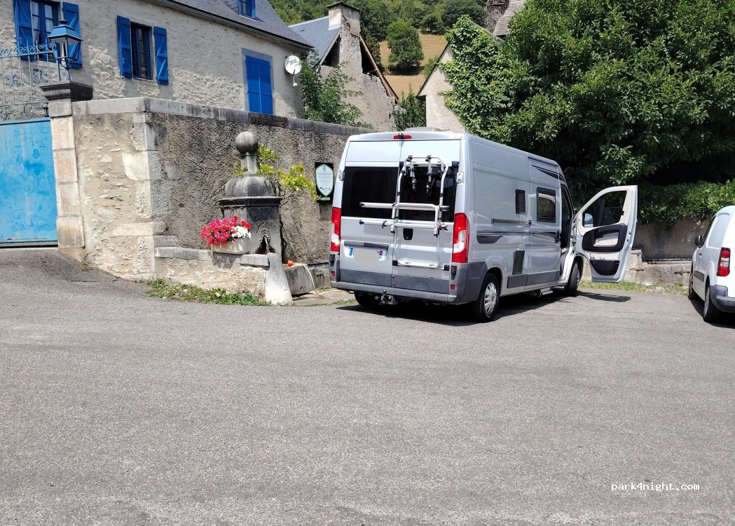 (65440) Ancizan - Place de la Mairie — foto 2