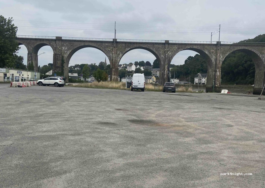 (56700) Hennebont - Rue Éric Tabarly — foto 2