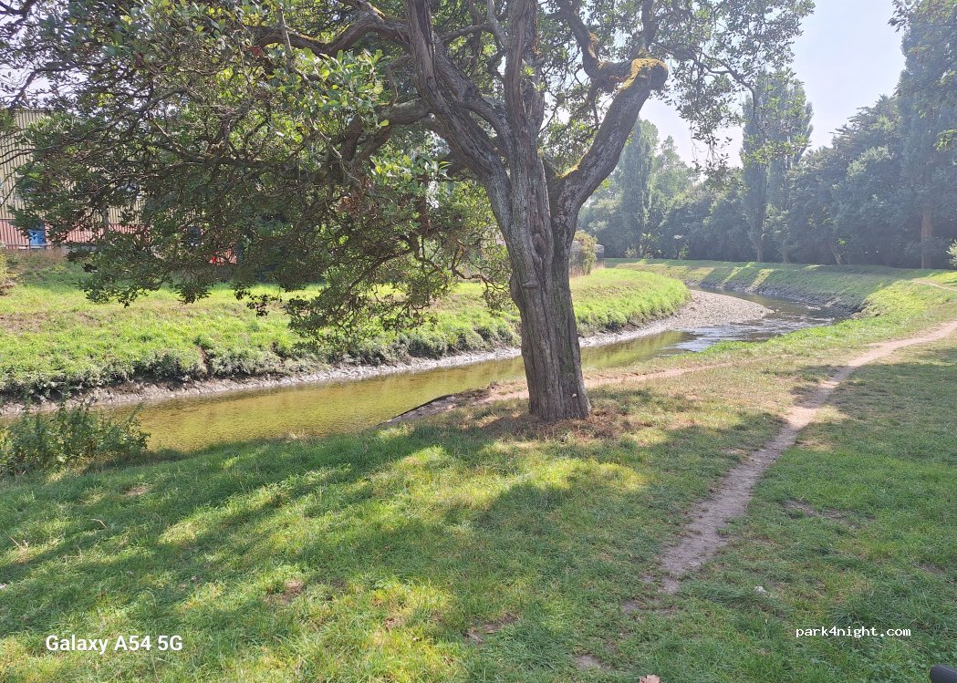 (PL6 8LX) Plymouth - Leigham Manor drive — foto