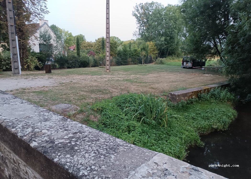 (21200) Levernois - Route de Beaune — foto