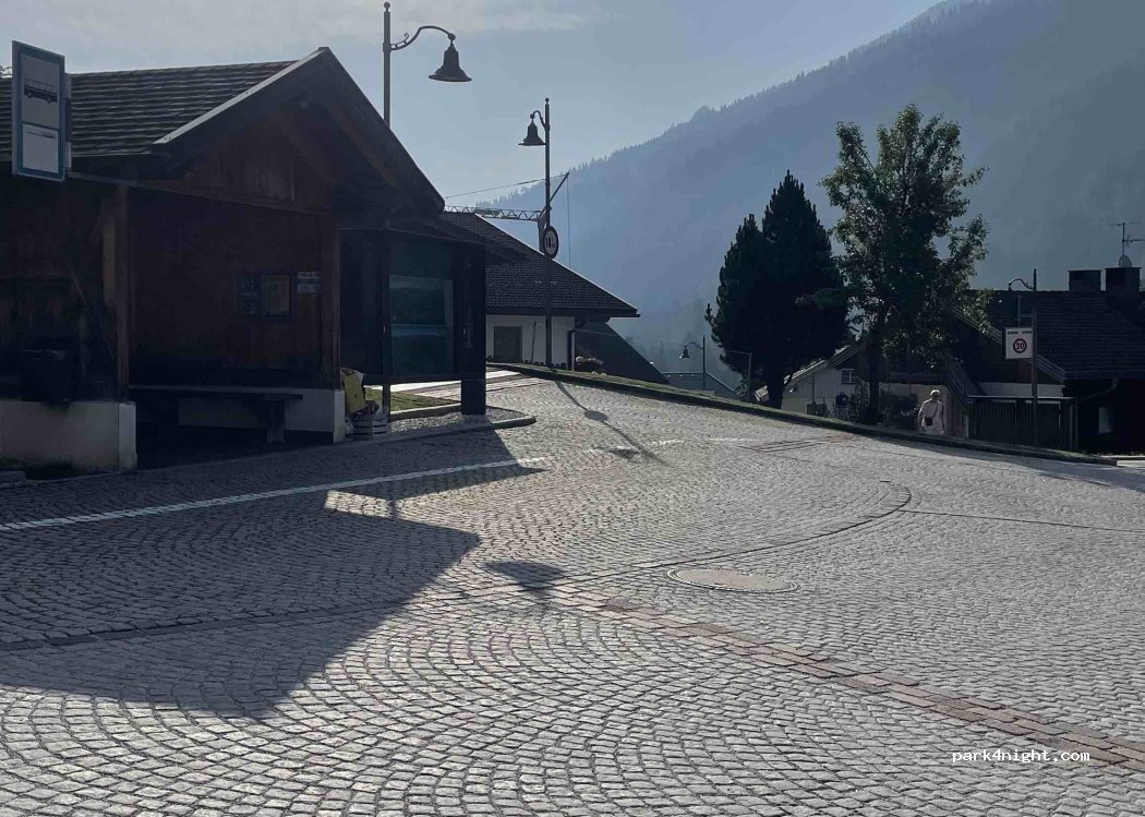(39038) Innichen - San Candido - St.-Silvester-Straße - Via San Silvestro — foto