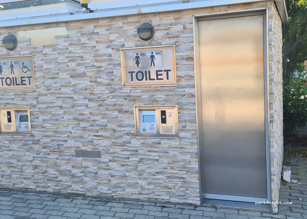 () Alsóörs - Alkotmány utca — foto 2