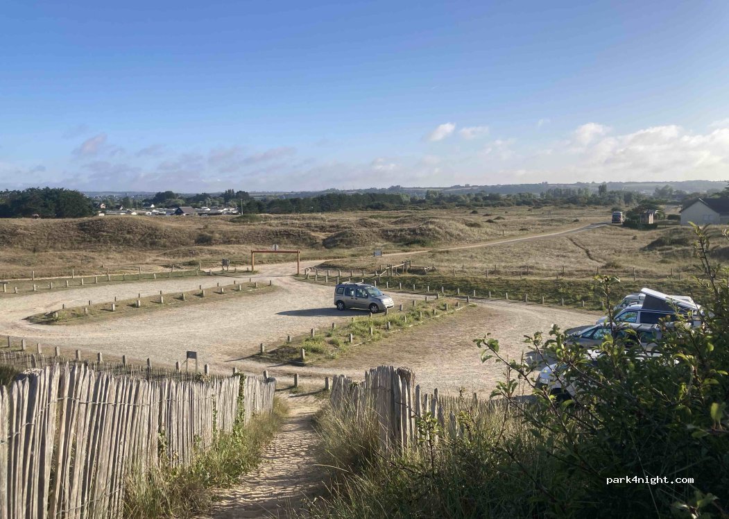 () Saint-Georges-de-la-Rivière - Route de la Mer — foto 2