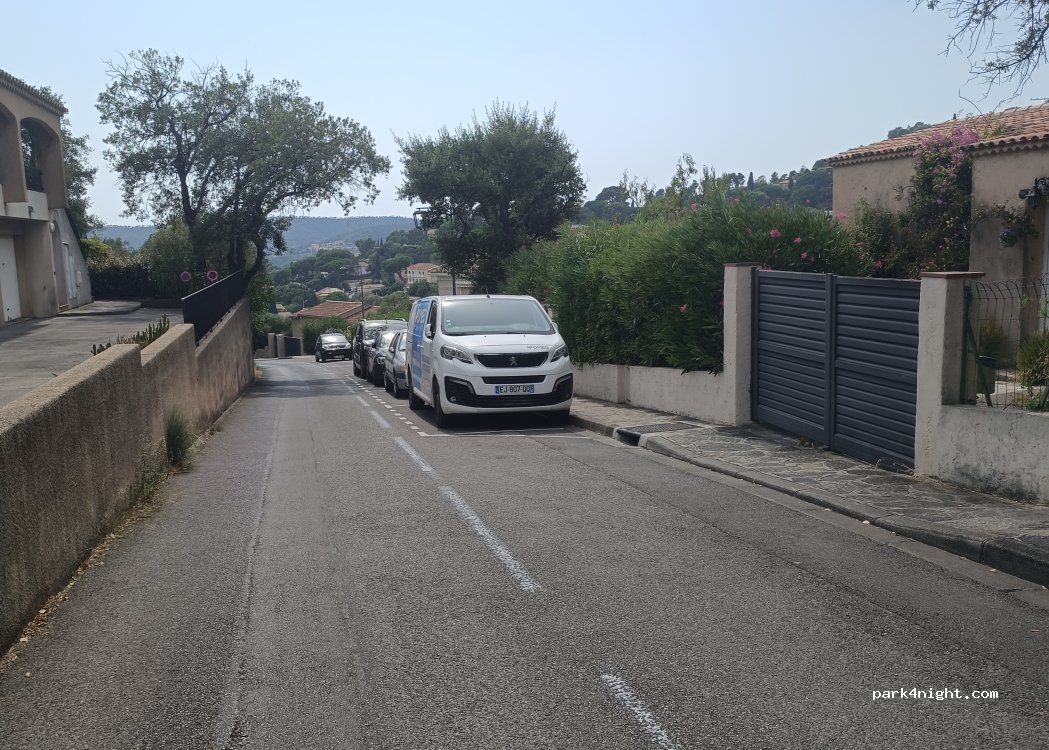 (83230) Bormes-les-Mimosas - Boulevard Jean Jaurès — foto 3