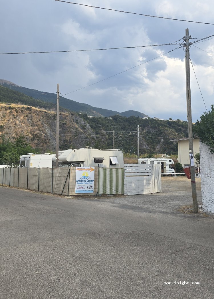 Sunsea Area Sosta Camper Praia a Mare — foto 2