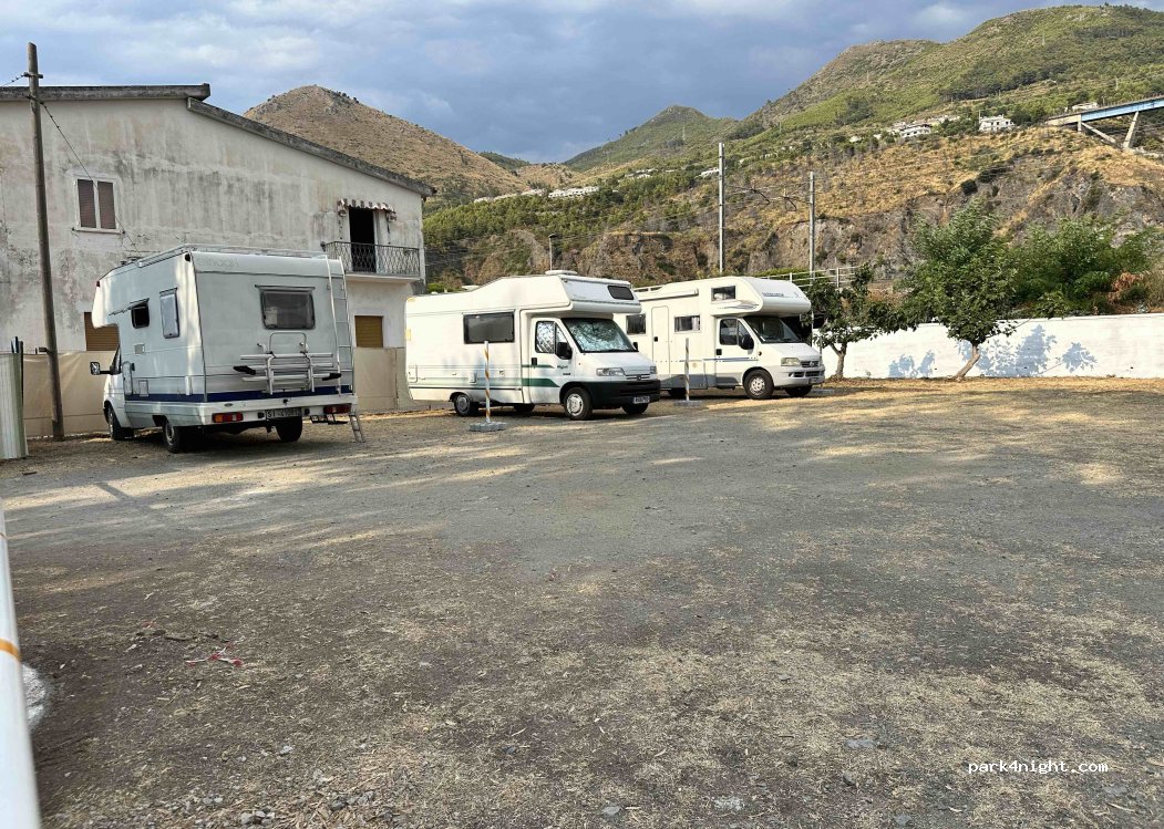 Sunsea Area Sosta Camper Praia a Mare — foto 3