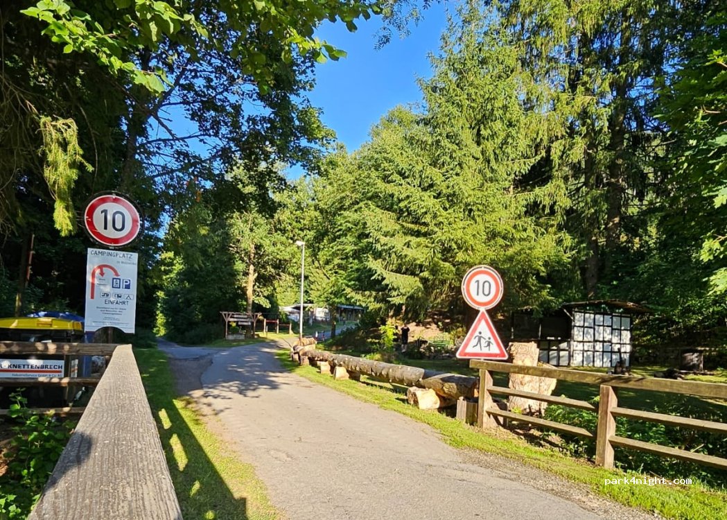 Camping- und Wohnmobilstellplatz im Waldwinkel — foto