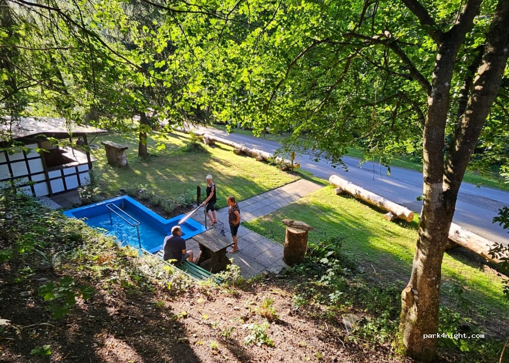 Camping- und Wohnmobilstellplatz im Waldwinkel — foto 2
