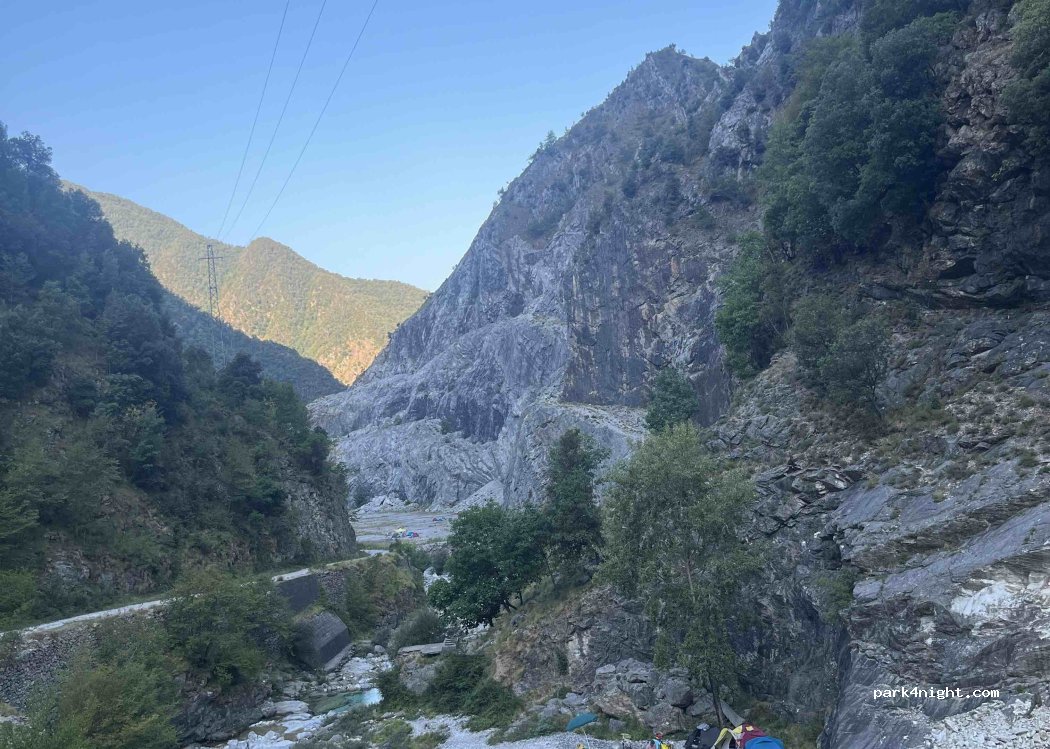 (54100) Seravezza - Sentiero CAI 42 — foto 3