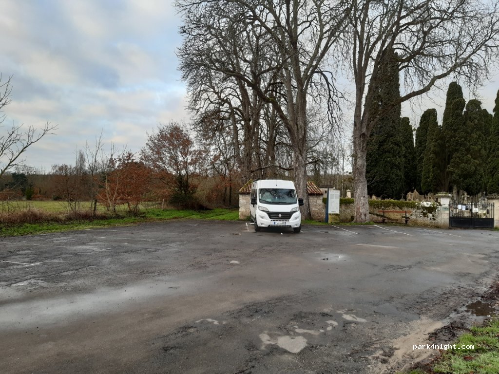 (86300) Chauvigny - 58-60 Rue de Lussac — foto
